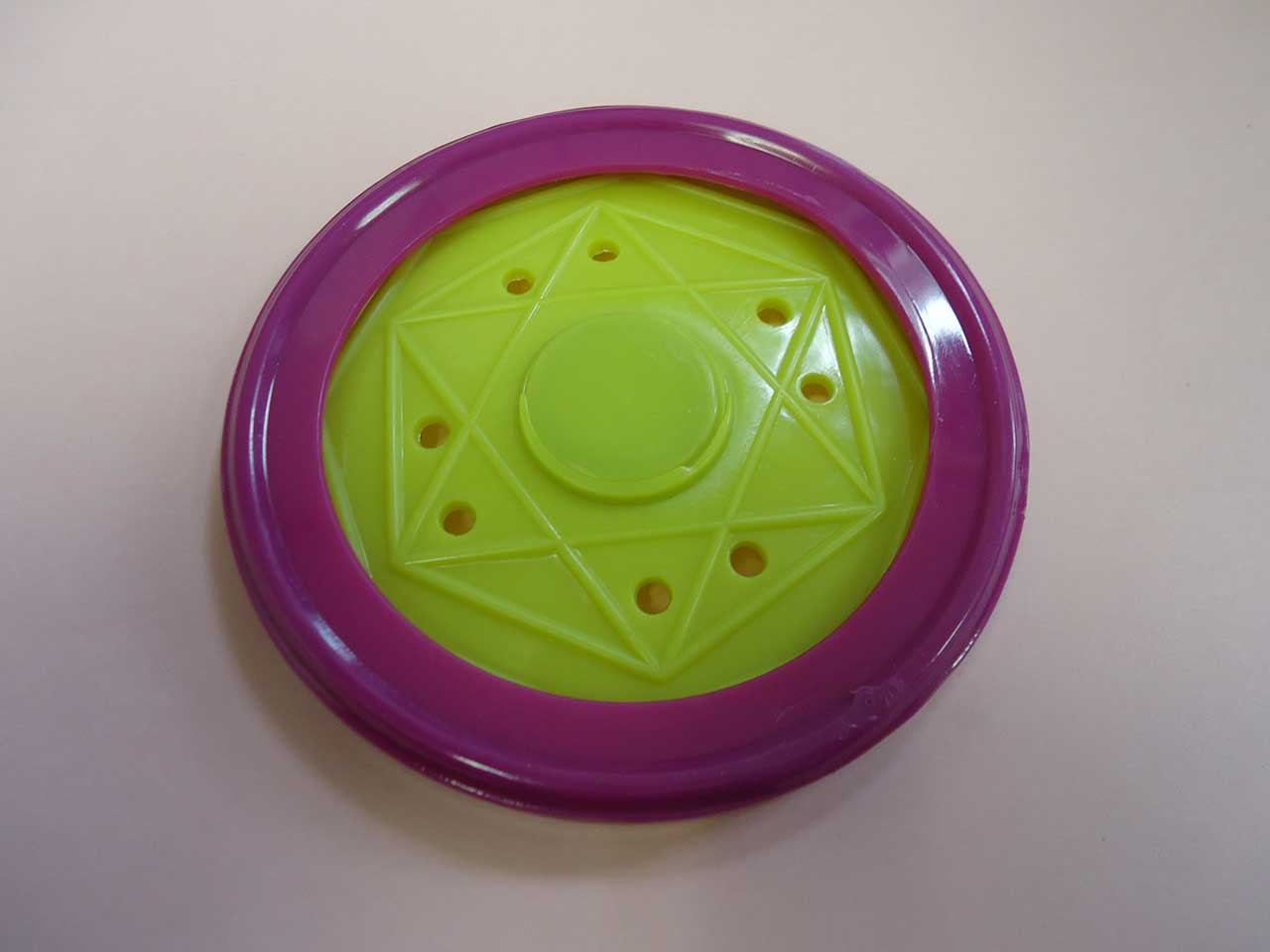 磁気のパワーで体を温める「百年マット」